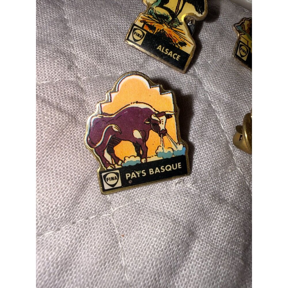 Vintage FINA France‎ Regions & Animals Collectible Enamel Pins Rare Collectibles - Picture 2 of 8